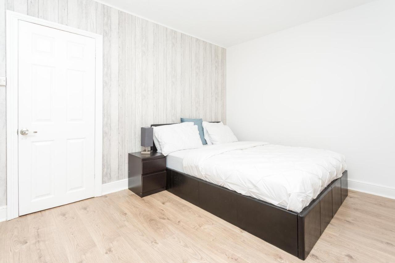 The White & Warm, Free Parking & Wifi, 8 Beds Villa Colchester Exterior photo